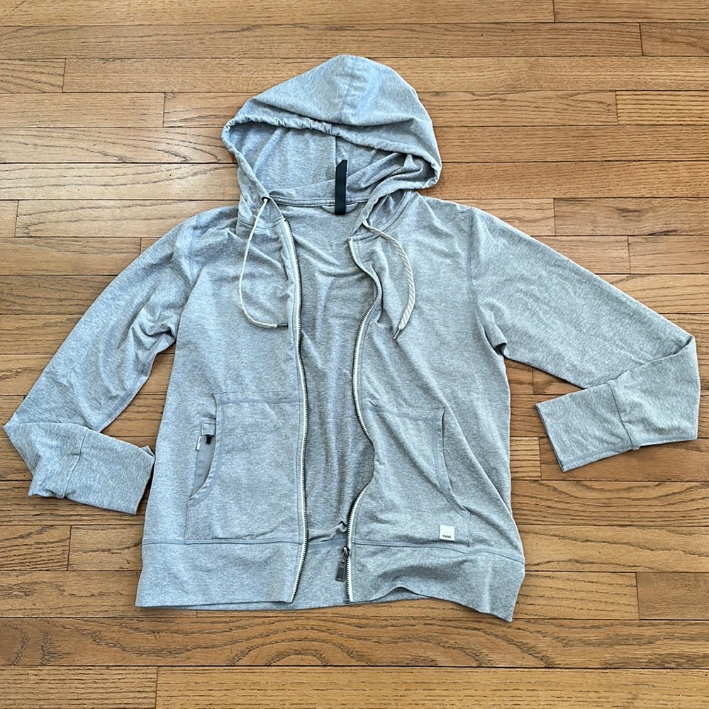 Gray. Your Sweatshirt sz Medium